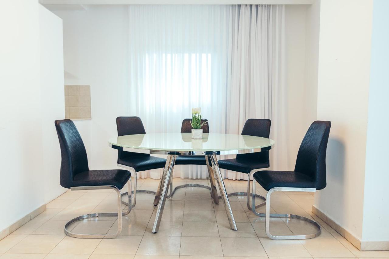Almog Beach Apartments מגדלי חוף הכרמל חיפה Kültér fotó