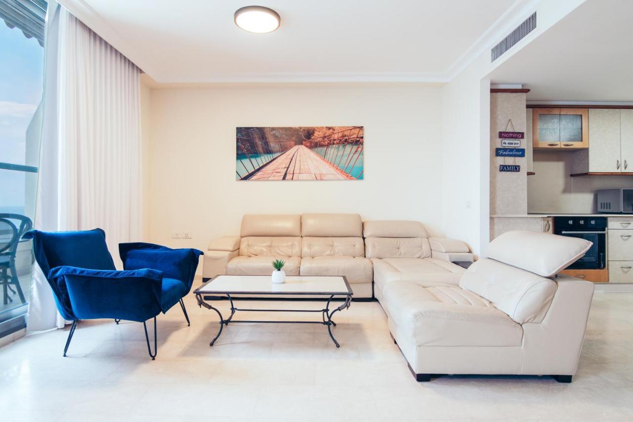 Almog Beach Apartments מגדלי חוף הכרמל חיפה Kültér fotó