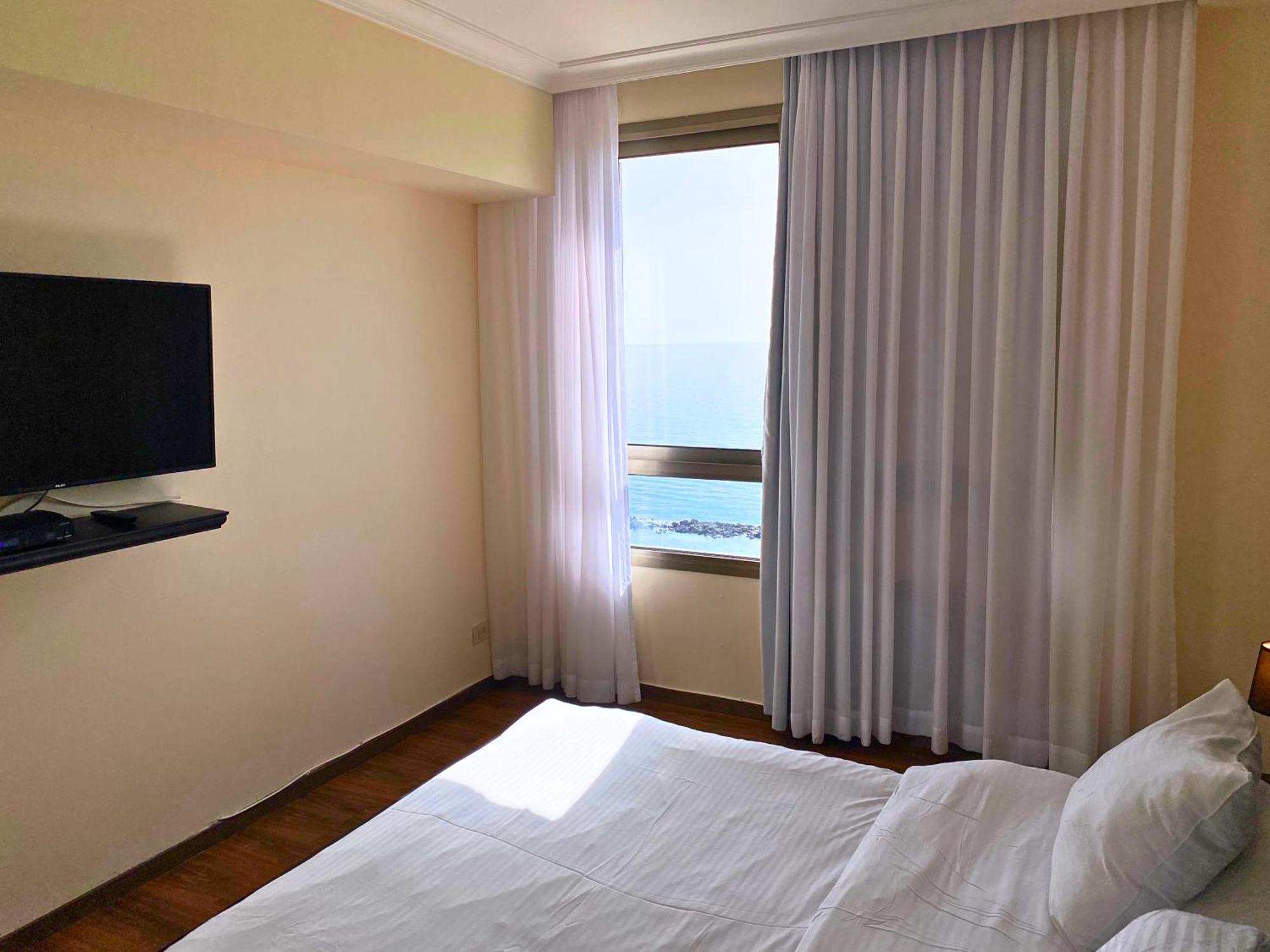 Almog Beach Apartments מגדלי חוף הכרמל חיפה Kültér fotó